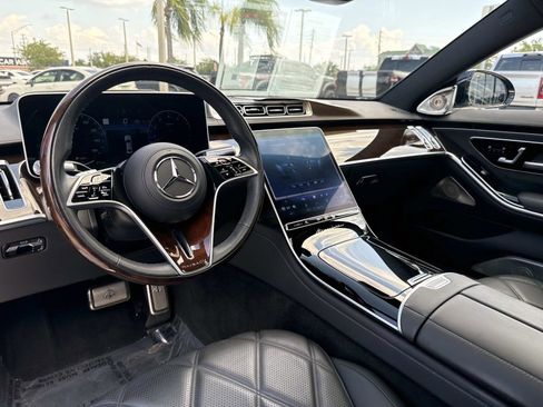 Certified 2024 Mercedes-Benz Maybach S 680 4MATIC image 18