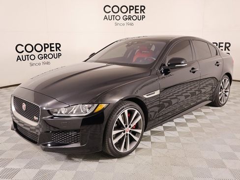 Used 2019 Jaguar XE S image 11