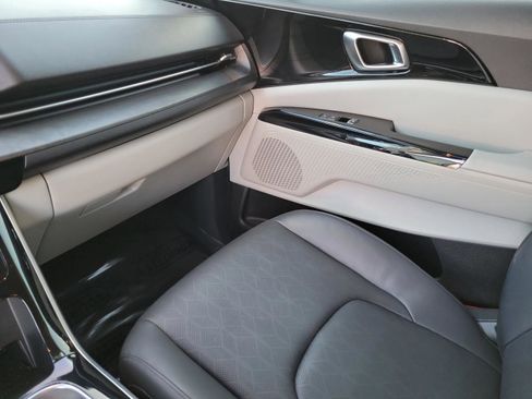 Used 2022 Kia Carnival SX FWD image 21
