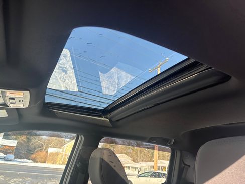 Used 2017 Toyota Tacoma SR5 image 11