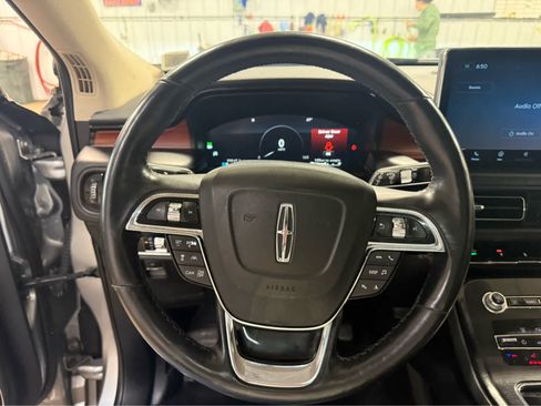 Used 2021 Lincoln Nautilus Reserve w/ Equipment Group 201A image 9