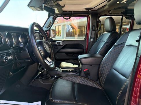 Used 2021 Jeep Gladiator Overland AWD/4WD image 19