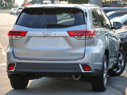 Used 2017 Toyota Highlander Limited AWD/4WD image 23