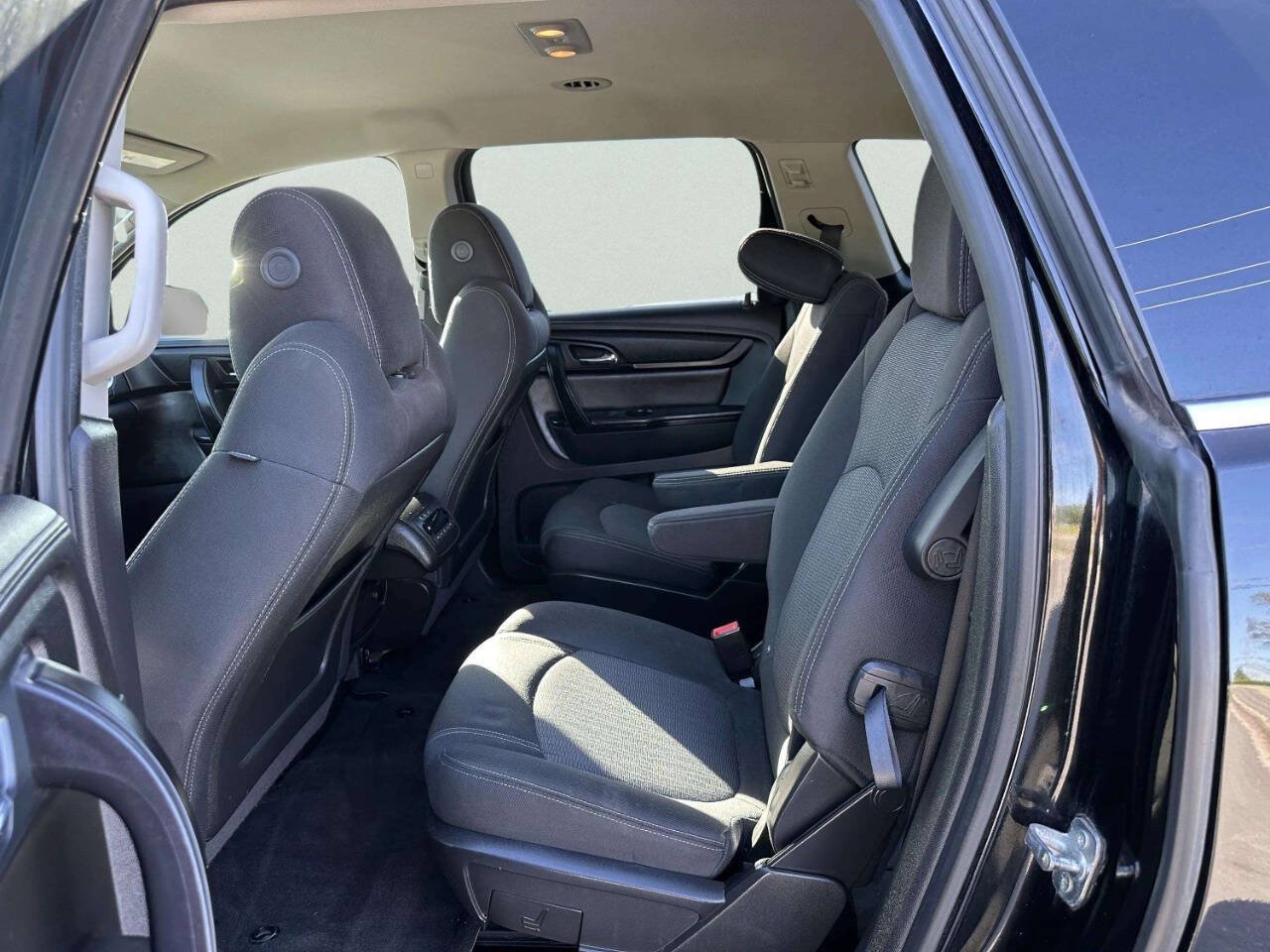Used 2017 Chevrolet Traverse LT AWD/4WD image 13