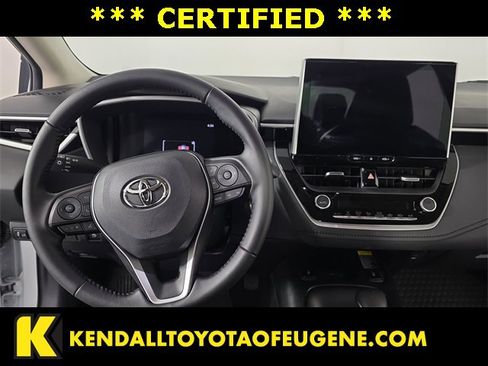Certified 2025 Toyota Corolla XLE image 9