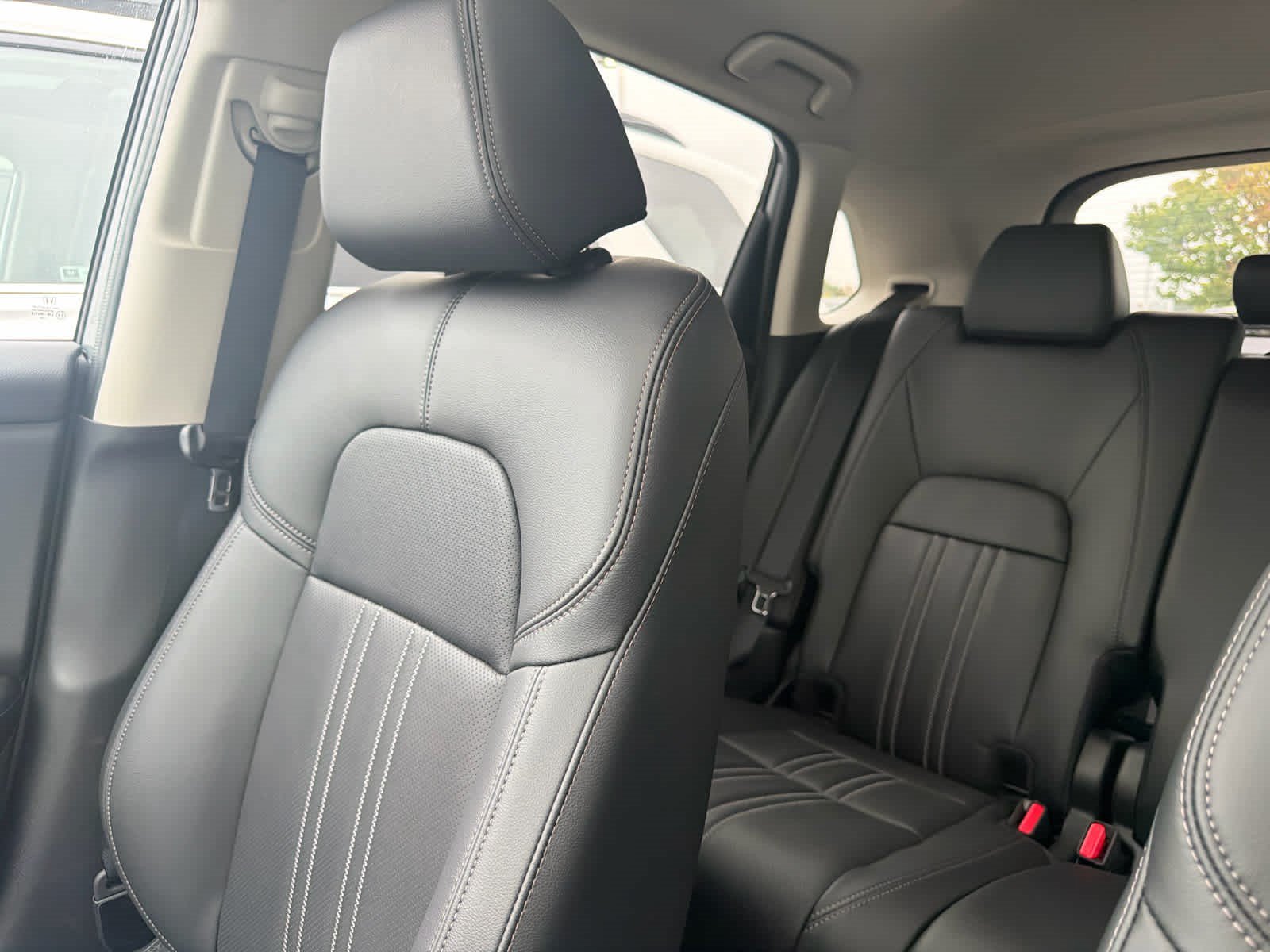 Certified 2027 Honda HR-V EX-L image 3
