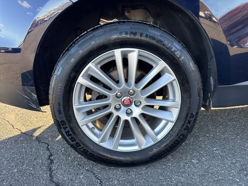 Used 2020 Jaguar F-PACE Prestige image 35