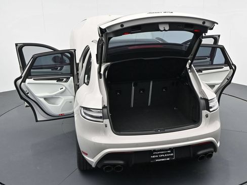 Certified 2024 Porsche Macan GTS AWD/4WD image 23