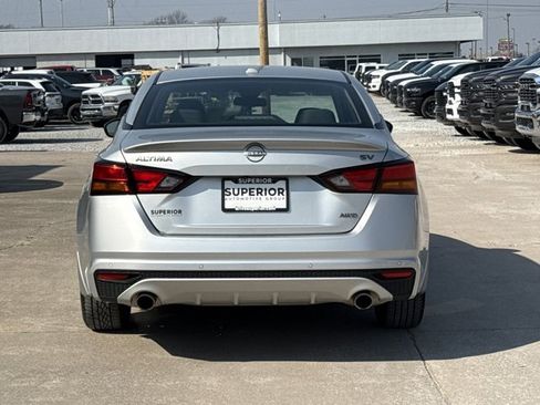Used 2024 Nissan Altima 2.5 SV w/ SV Premium Package image 4