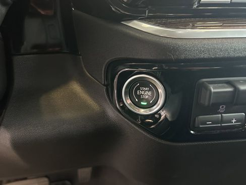 Used 2025 Chevrolet Silverado 2500 LT w/ Convenience Package image 24