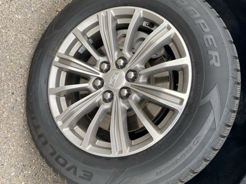 Used 2019 Cadillac XT5 Luxury image 2