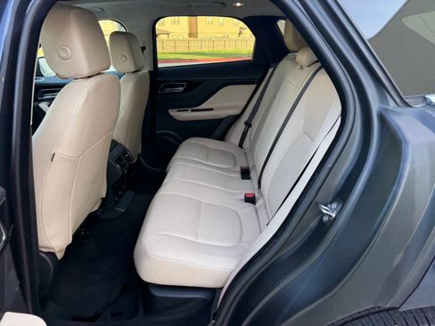 Used 2019 Jaguar F-PACE Premium AWD/4WD image 13