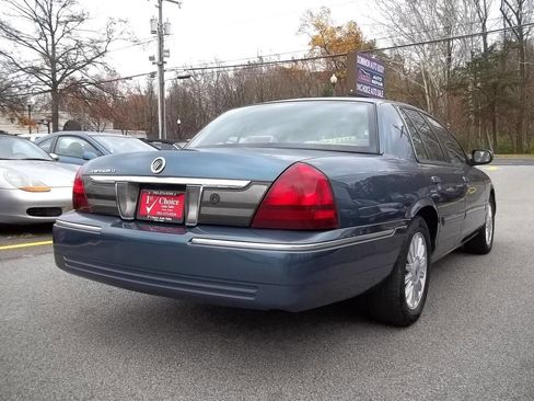 Used 2010 Mercury Grand Marquis LS image 3