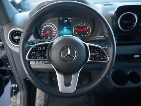 Used 2022 Mercedes-Benz Sprinter 2500 image 27