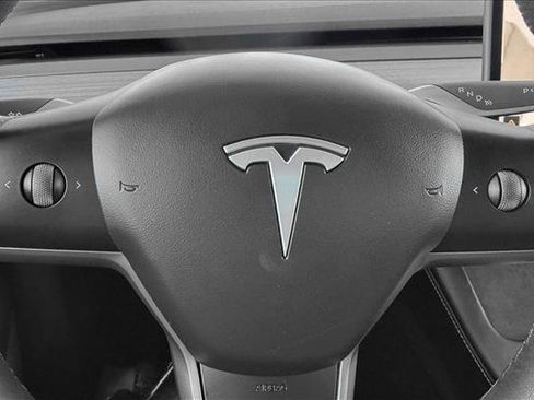 Used 2025 Tesla Model Y Long Range image 13