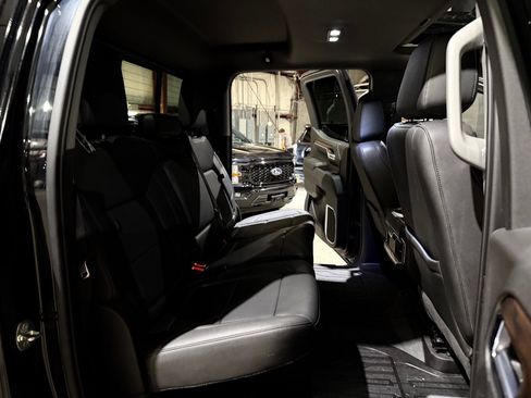 Used 2022 GMC Sierra 1500 SLT w/ SLT Convenience Package image 23