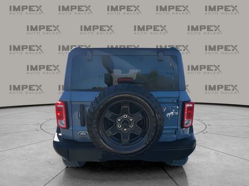 Used 2022 Ford Bronco Black Diamond image 4