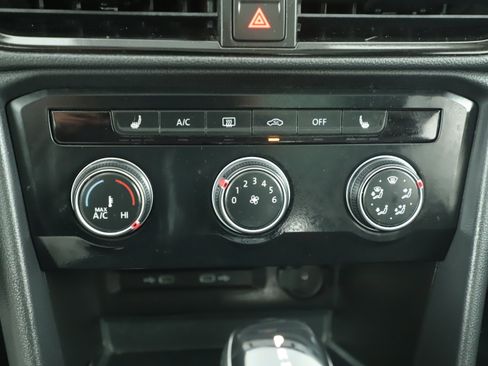 Used 2022 Volkswagen Taos SE image 8