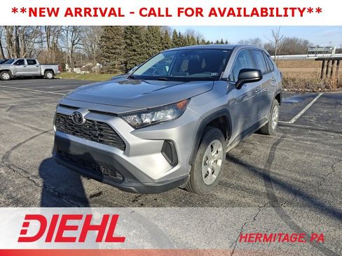 Used 2022 Toyota RAV4 LE image 1