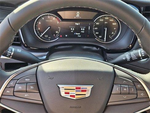 New 2026 Cadillac XT5 Luxury image 14