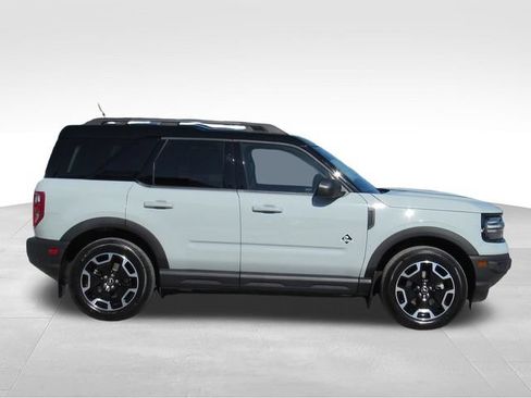 Used 2024 Ford Bronco Sport Outer Banks w/ Tech Package AWD/4WD image 3