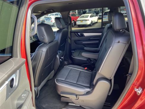 Used 2025 Buick Enclave Preferred w/ Power Package image 52