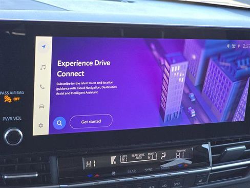 Used 2025 Toyota Sienna XLE image 22