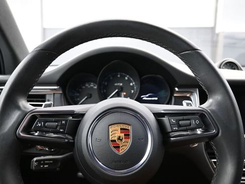 Used 2022 Porsche Macan GTS image 9