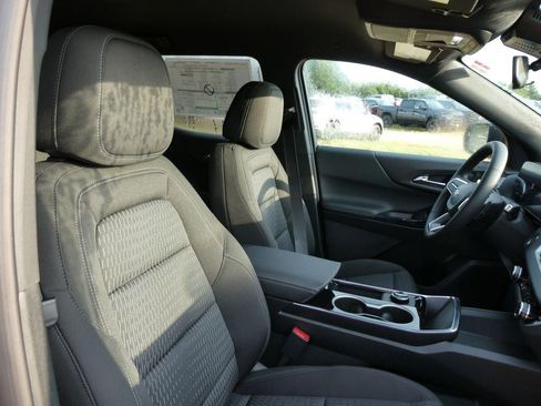 New 2027 Chevrolet Equinox LT AWD/4WD image 9