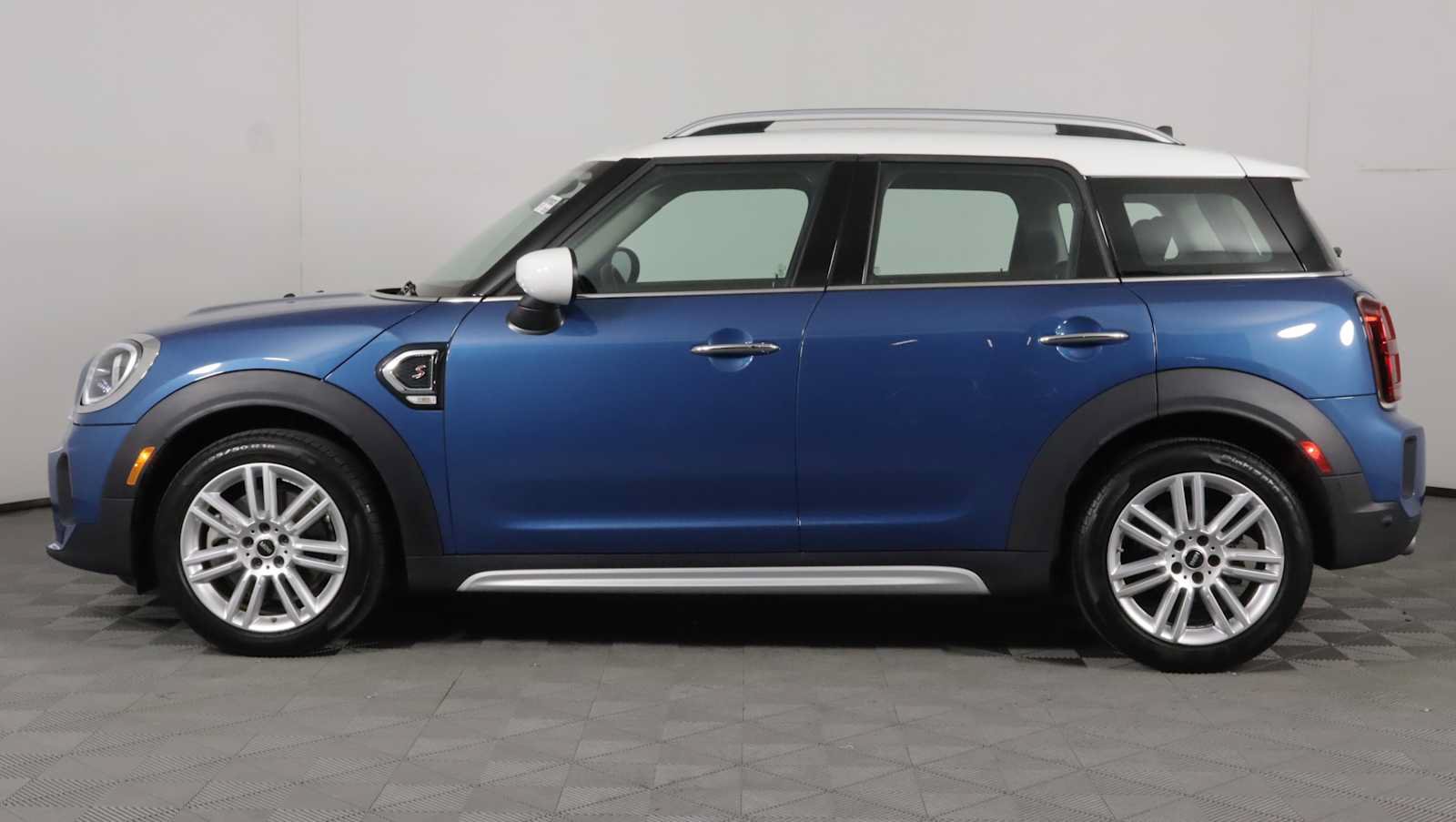 Used 2023 MINI Cooper Countryman S FWD image 4