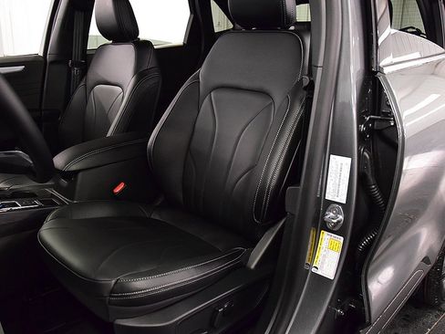 New 2025 Ford Escape SE w/ PHEV Premium Package image 29