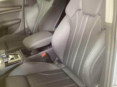 Certified 2025 Audi Q5 2.0T Premium Plus w/ Premium Plus Package image 13