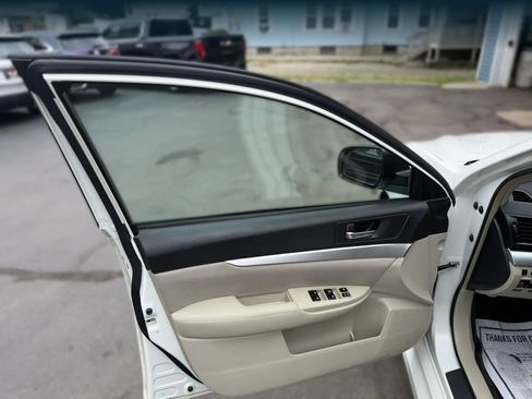 Used 2014 Subaru Legacy 2.5i Premium AWD/4WD image 37