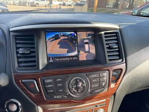 Used 2018 Nissan Pathfinder Platinum image 29
