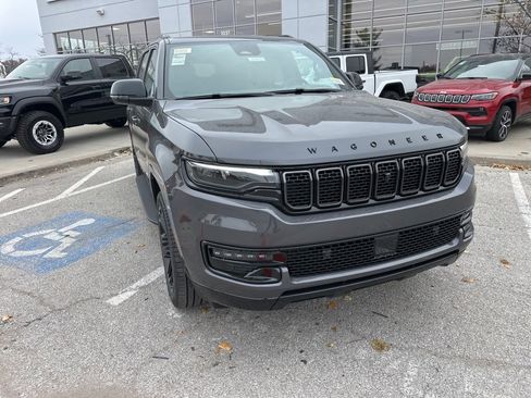 New 2025 Jeep Wagoneer Series II w/ Convenience Group I image 8