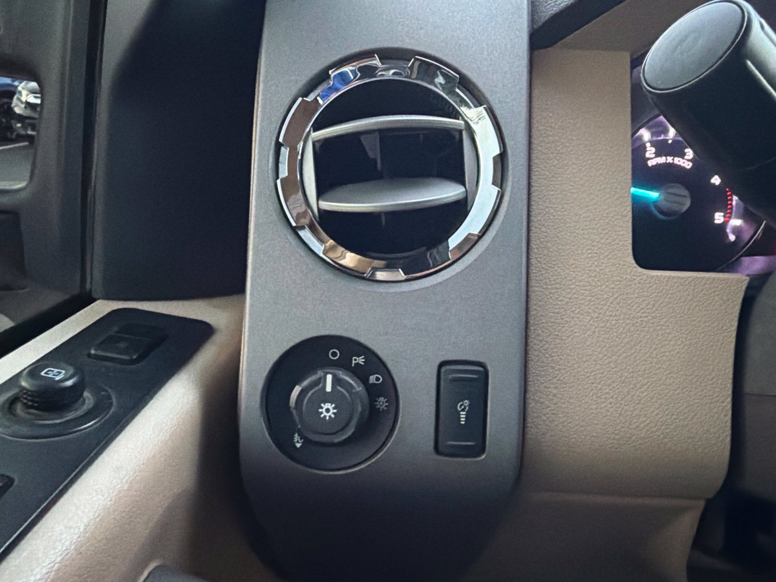 Used 2012 Ford F350 Lariat w/ Lariat Ultimate Pkg AWD/4WD image 18
