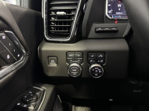 Used 2024 GMC Sierra 2500 Denali w/ Denali Reserve Package image 17