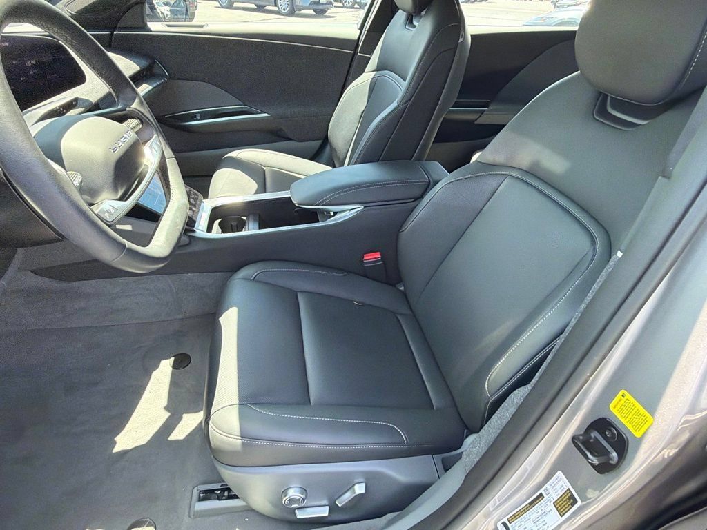 Used 2024 Lucid Air Touring AWD/4WD image 21