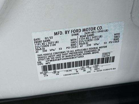 Used 2022 Ford Explorer Limited w/ Equipment Group 301A AWD/4WD image 12