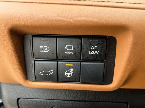 Used 2023 Toyota Highlander Platinum image 30