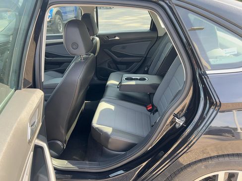 Used 2025 Volkswagen Jetta SE FWD image 12