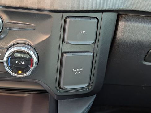 Used 2026 Ford F250 Platinum w/ FX4 Off-Road Package AWD/4WD image 19