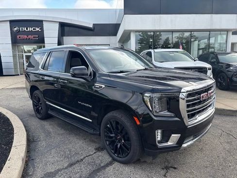Used 2021 GMC Yukon SLT w/ SLT Luxury Plus Package AWD/4WD image 3