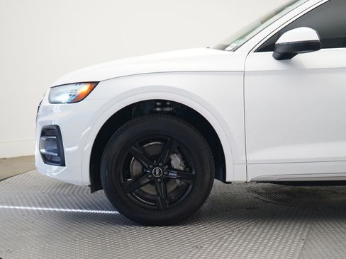 Used 2023 Audi Q5 2.0T Premium w/ Convenience Package image 2