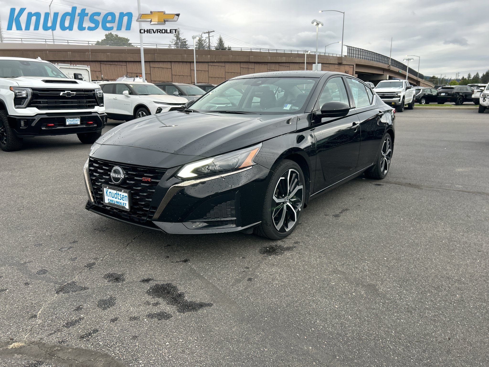 Used 2025 Nissan Altima 2.5 SR FWD image 3
