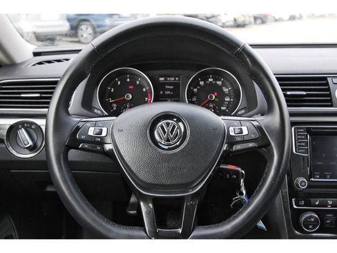 Used 2016 Volkswagen Passat 1.8T SE image 13
