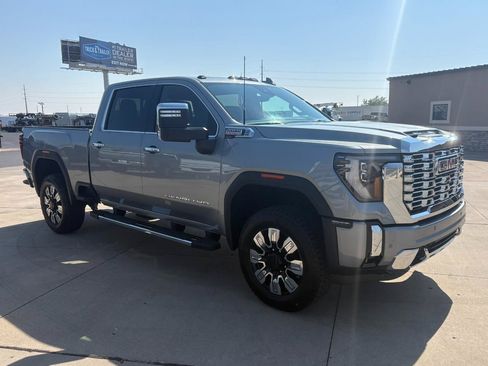 Used 2026 GMC Sierra 3500 Denali w/ Denali Reserve Package AWD/4WD image 4