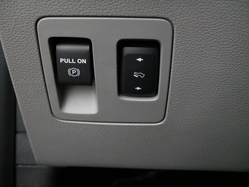 Used 2018 Ford F150 XLT w/ Equipment Group 302A Luxury AWD/4WD image 29