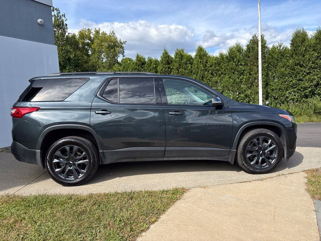 Used 2021 Chevrolet Traverse RS AWD/4WD image 2