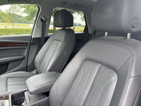 Used 2020 Audi Q5 2.0T Premium Plus AWD/4WD image 33